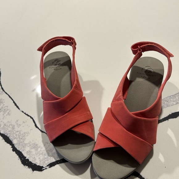 Beautiful dusty pink wedge Cloudsteppers by Clark - Picture 8 of 10